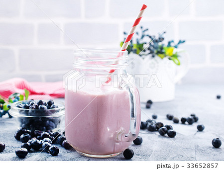 blueberry smoothie 33652857