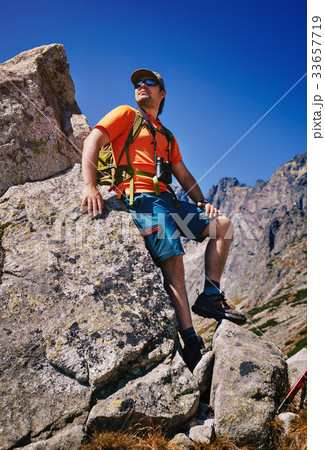 Young man tourist 33657719