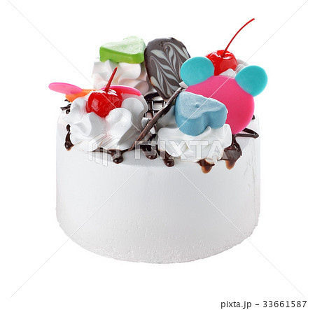 Cake isolated on white background 33661587
