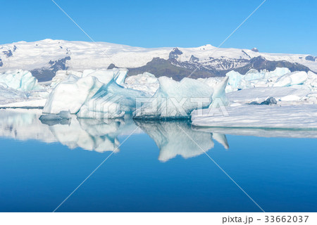 view of icebergs in glacier lagoon, Iceland 33662037