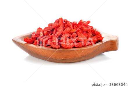 goji berries isolated on white background 33663044