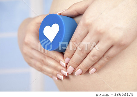 Heart, Beautiful Pregnant Woman belly Heart, Beautiful Pregnant Woman belly 33663179