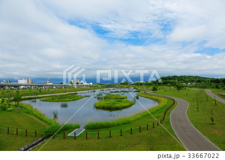旭川駅前の北彩都橋よりあさひかわ北彩都ガーデンを望む 33667022