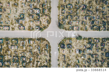 aerial view cemetry 33668514