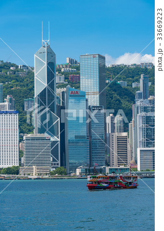 香港の高層ビルとスターフェリー 縦構図 香港の高層ビルとスターフェリー 縦構図 33669223