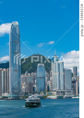 香港の高層ビルとスターフェリー 縦構図 香港の高層ビルとスターフェリー 縦構図 33669228