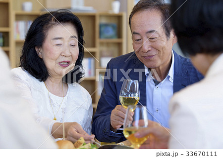シニア - 食事会 - 同窓会 33670111