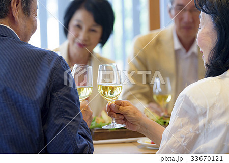 シニア - 食事会 - 同窓会 33670121