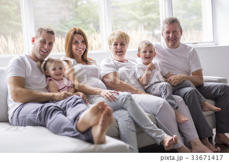 family, happiness, generation and people concept 33671417