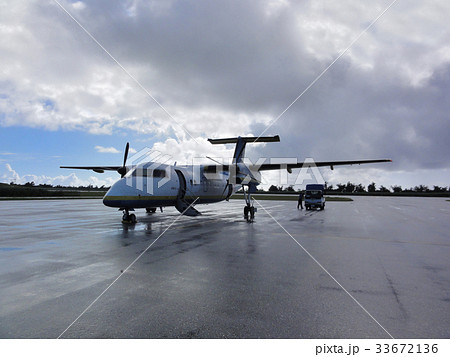 南大東空港の飛行機 33672136