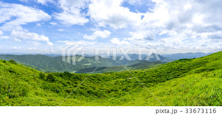 道後山山頂から大池方面のパノラマ展望（広島県庄原市）　※作品コメント欄に撮影位置情報有り 33673116