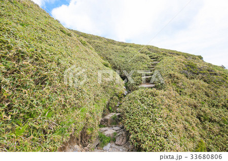 徳島県三好市　三嶺　遊歩道からの風景 33680806