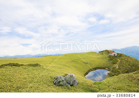徳島県三好市　三嶺　遊歩道からの風景 33680814