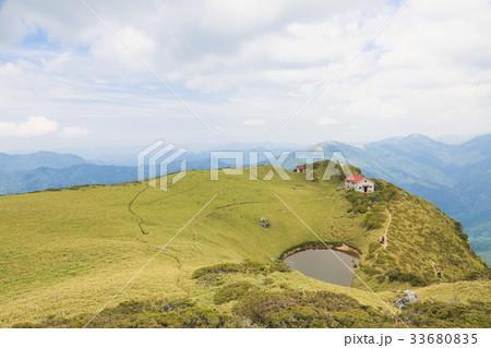 徳島県三好市　三嶺　遊歩道からの風景 33680835