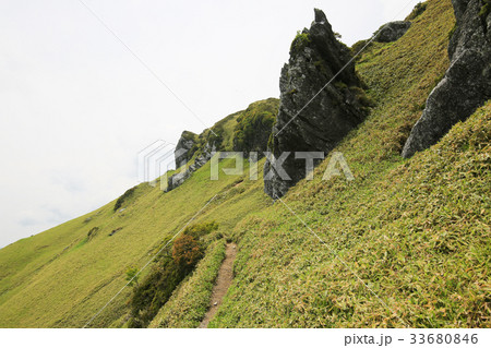 徳島県三好市　三嶺　遊歩道からの風景 33680846