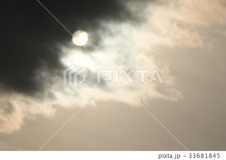 曇り空 曇り空 33681845
