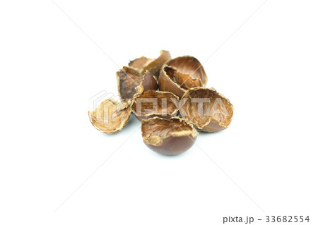 chestnuts shell isolated on white background 33682554