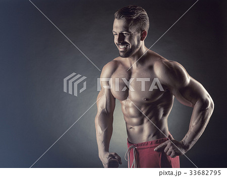 Muscular man 33682795