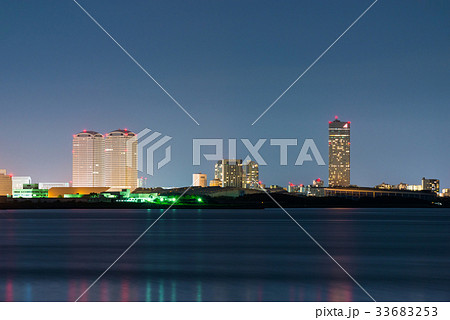 幕張新都心の夜景 （千葉県習志野市茜浜緑地から） 2017年8月撮影 33683253