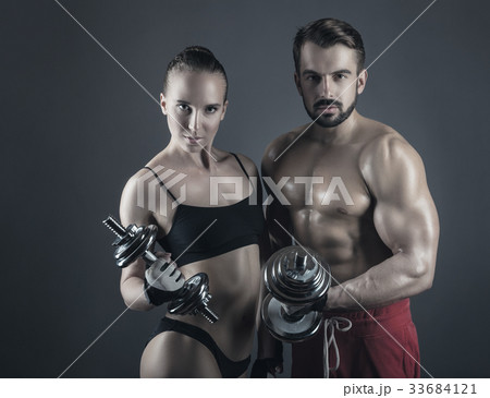 Fitness couple 33684121