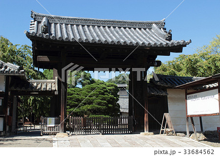 京都　醍醐寺　三宝院山門 33684562