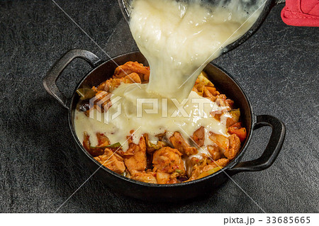 韓国料理タッカルビ　Dak galbi(Korean chicken grilled dish) 33685665