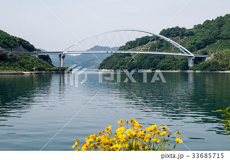 安芸灘オレンジラインの中の瀬戸大橋 安芸灘オレンジラインの中の瀬戸大橋 33685715