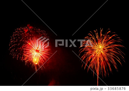 打ち上げ花火 複数個所から 2017年晩夏 No.10 打ち上げ花火 複数個所から 2017年晩夏 No.10 33685876