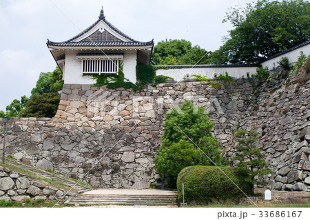 岡山城の櫓と石垣 33686167