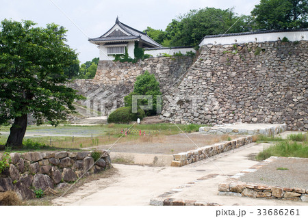 岡山城の櫓と石垣 33686261