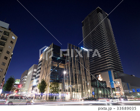 名古屋伏見通り都市風景　三蔵交差点　グランドメゾン御園座タワー(建設中） 33689035