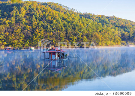 秋 自然 ムングァン貯水池 33690009