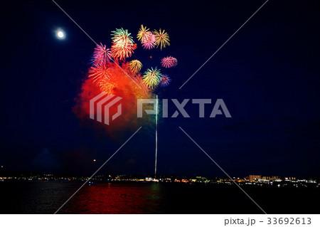 横須賀花火大会　よこすか開国祭 ～ アメリカ海軍基地からの眺望 ～ 2017年8月5日 （神奈川県  33692613