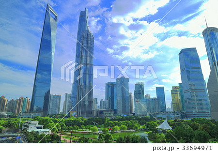 上海　浦東高層ビル群 33694971