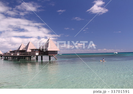 ニューカレドニア メートル島 水上コテージの写真素材
