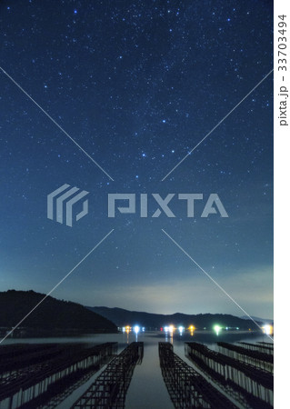 瀬戸内　牡蠣棚とカシオペア座 33703494