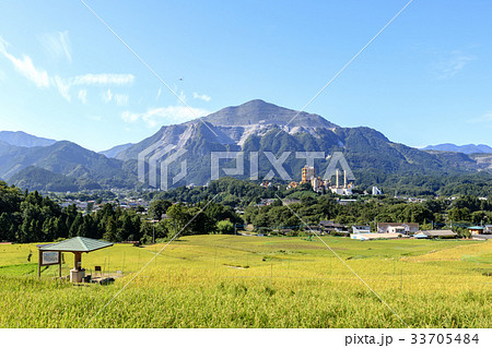 自然風景　武甲山と寺坂棚田　秩父 33705484