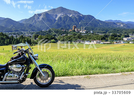 バイクと寺坂棚田　秩父 33705609