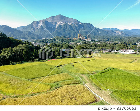 空撮 秩父 横瀬町の寺坂棚田の写真素材