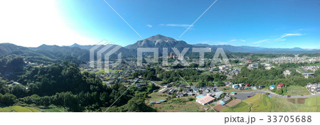 空撮パノラマ　秩父　横瀬町の寺坂棚田 33705688