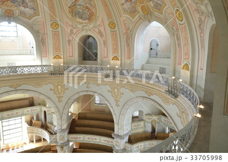 フラウエン教会の内部（ドイツ・ドレスデン） 33705998