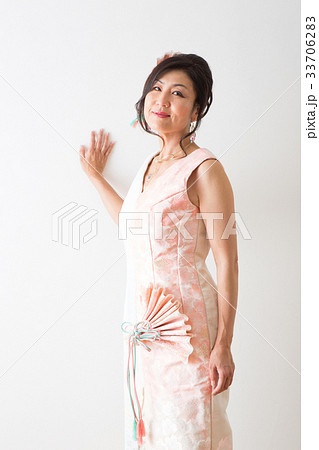 女性のポートレート 33706283