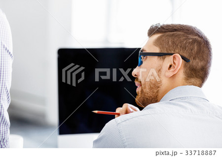 Handsome male worker in office 33718887