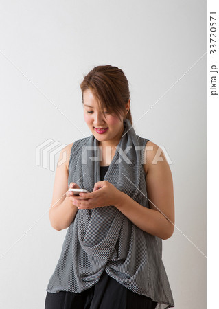 女性のポートレート 33720571