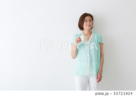 女性のポートレート 33721924