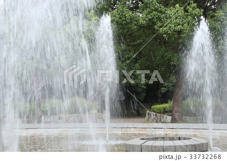 公園の噴水　府中の森公園 33732268