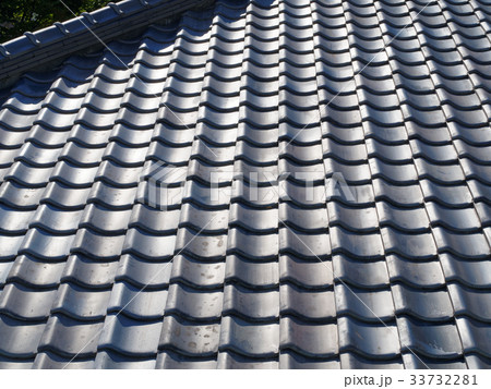 伊丹酒蔵通り 長寿蔵の瓦屋根 伊丹酒蔵通り 長寿蔵の瓦屋根 33732281