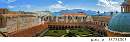overhead view the courtyard Cathedral of Monreale 33738503
