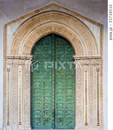 bronze door, facade of the cathedral of Monreale 33738510
