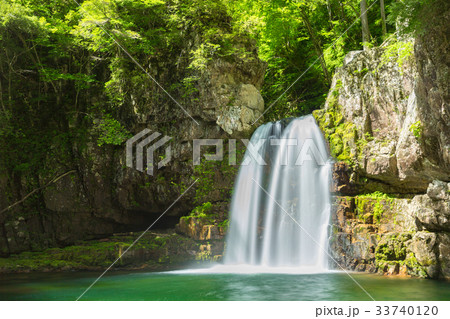 夏の三段峡（二段滝）（広島県安芸太田町） 33740120